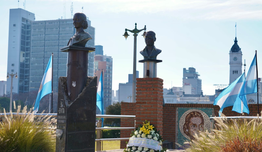 Axel Kicillof y Julio Alak encabezarán un homenaje a Eva Perón en La Plata