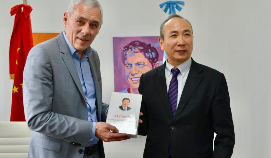 Cagliardi recibió al embajador de China y analizaron oportunidades de desarrollo para Berisso